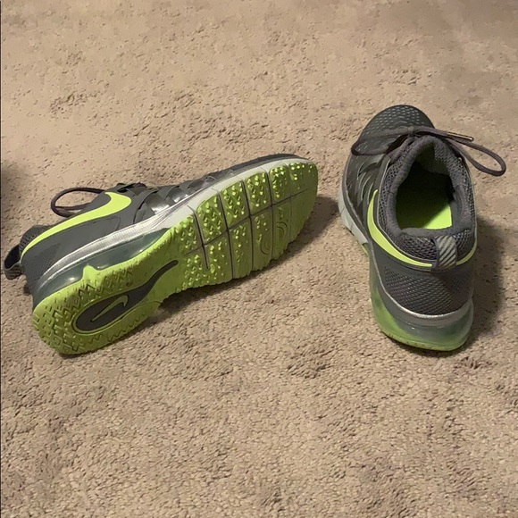 Women’s Nike Shoes - Picture 4 of 5